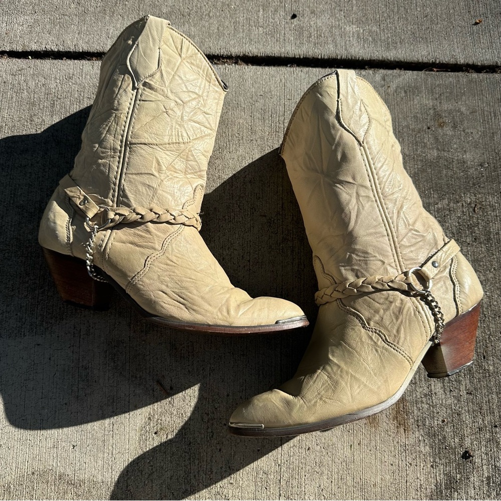 Vintage Women's Cream Western Boots. Sz 9